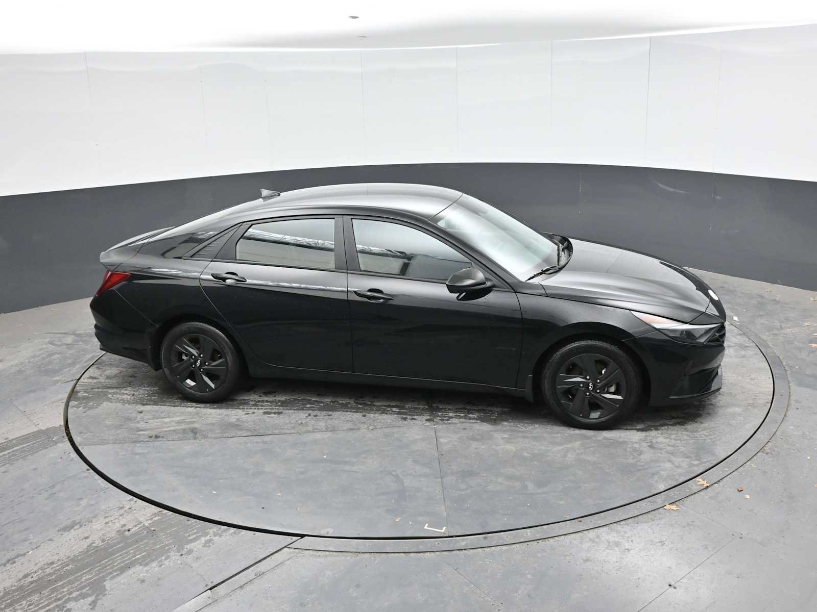 Used 2023 Hyundai Elantra SEL FWD image 35