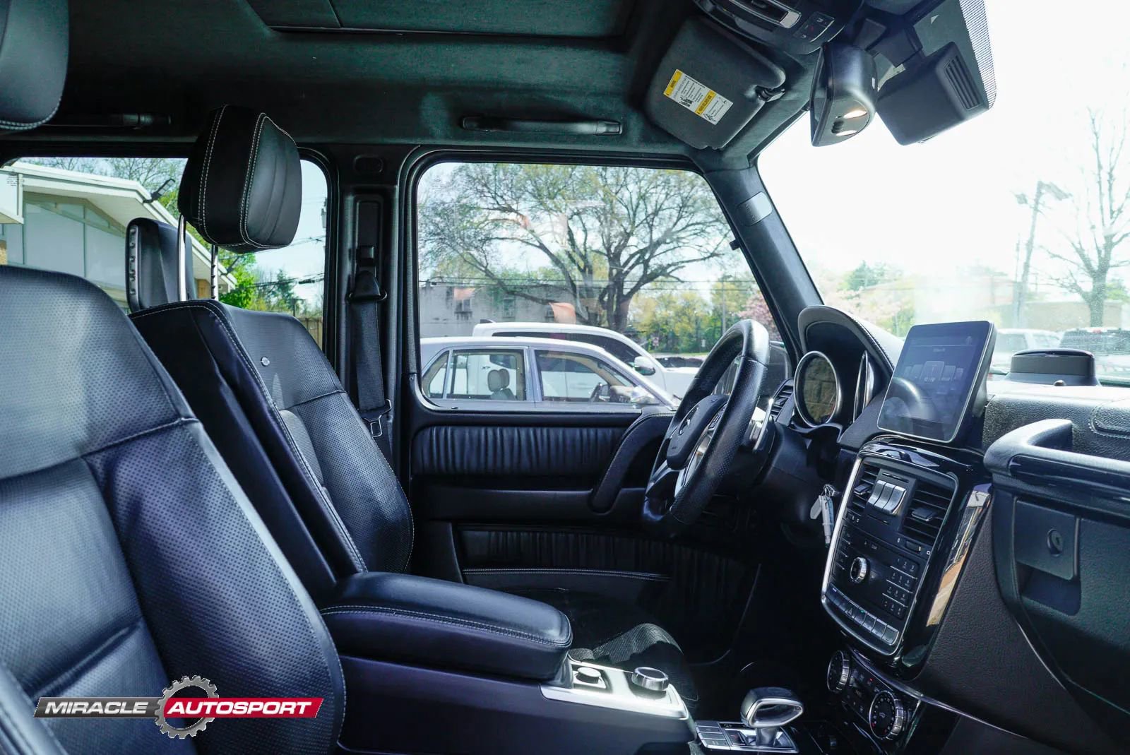 Used 2018 Mercedes-Benz G 63 AMG 4MATIC w/ Night Package image 36