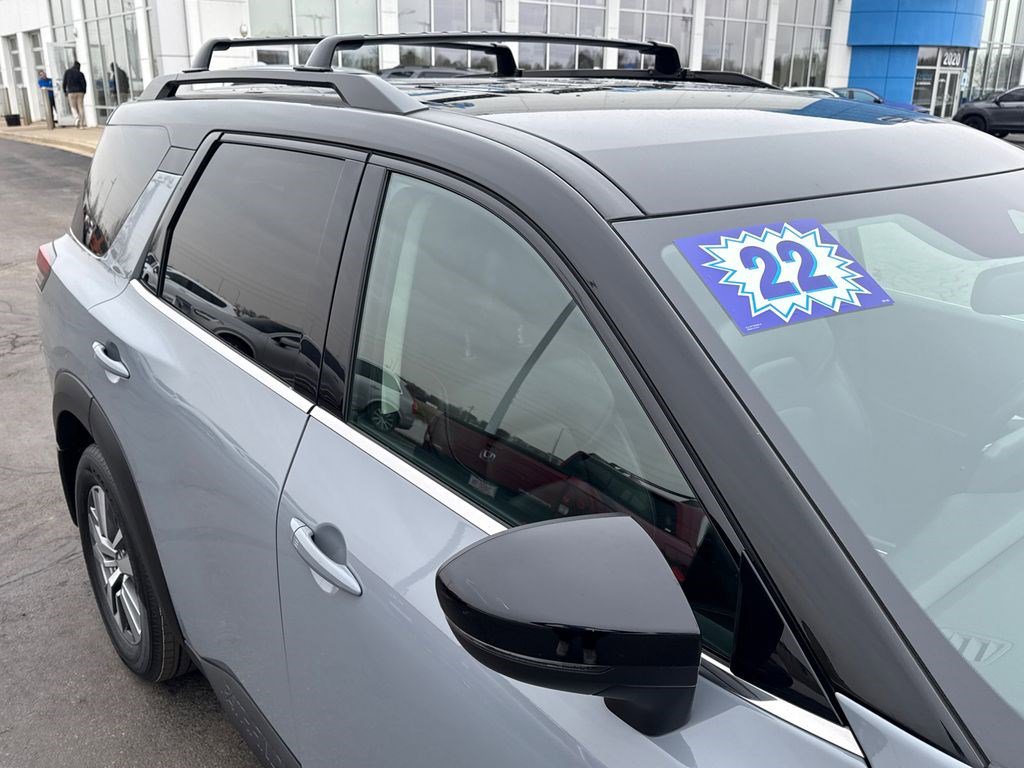 Used 2022 Nissan Pathfinder SL image 14