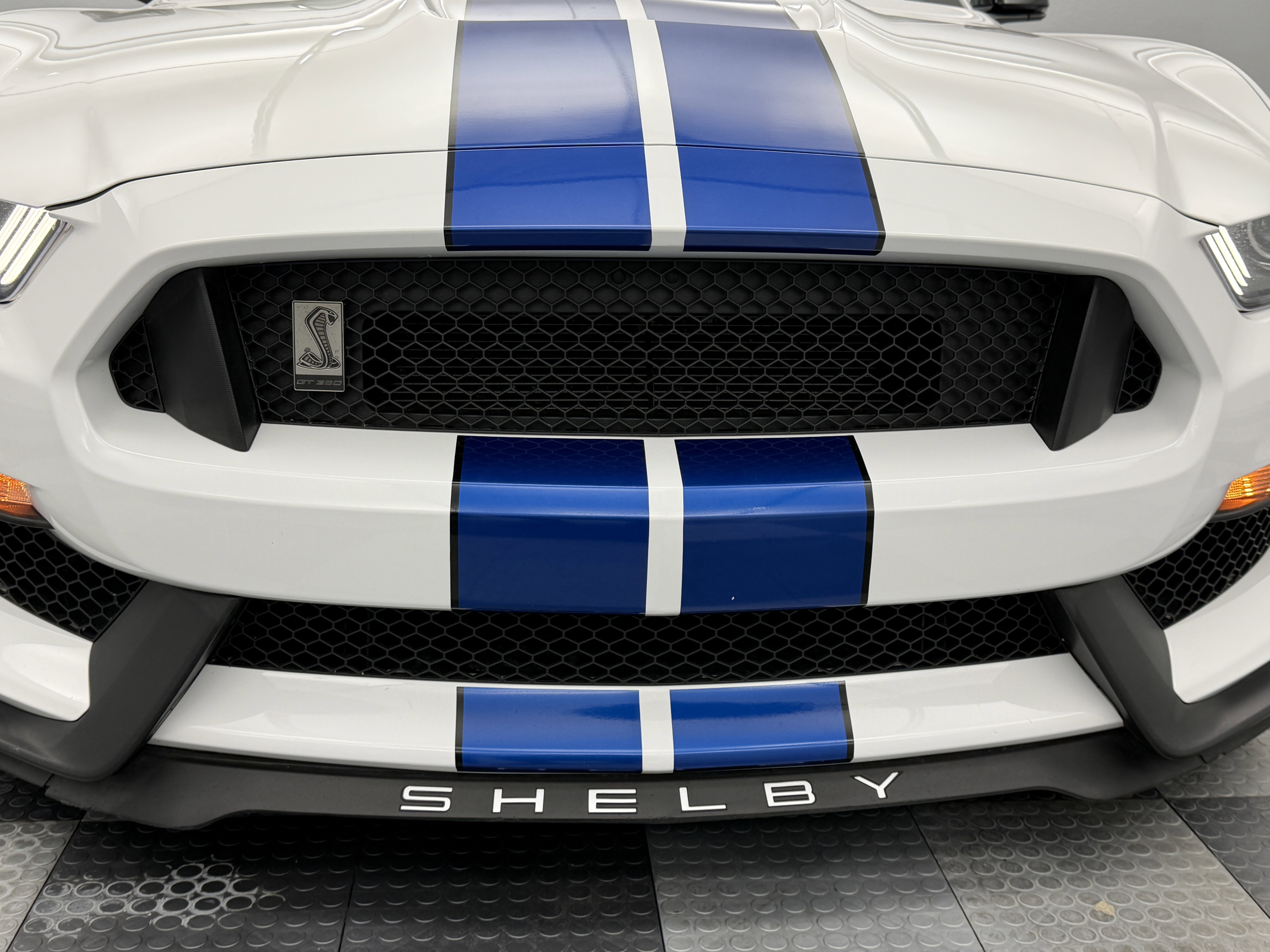 Used 2017 Ford Mustang Shelby GT350 image 30