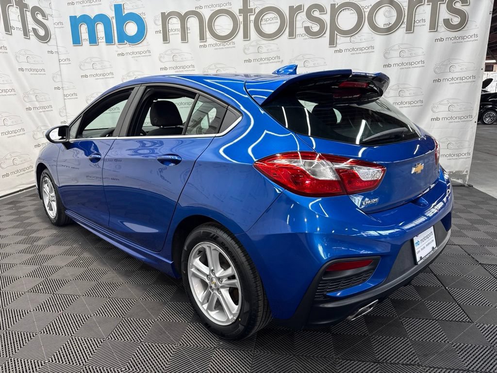 Used 2017 Chevrolet Cruze LT FWD image 4