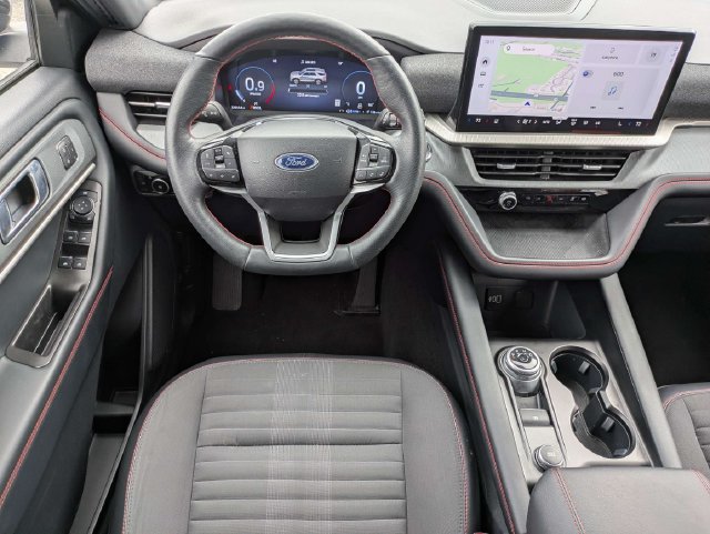 Used 2026 Ford Explorer ST-Line w/ ST-Line Street Pack RWD image 16