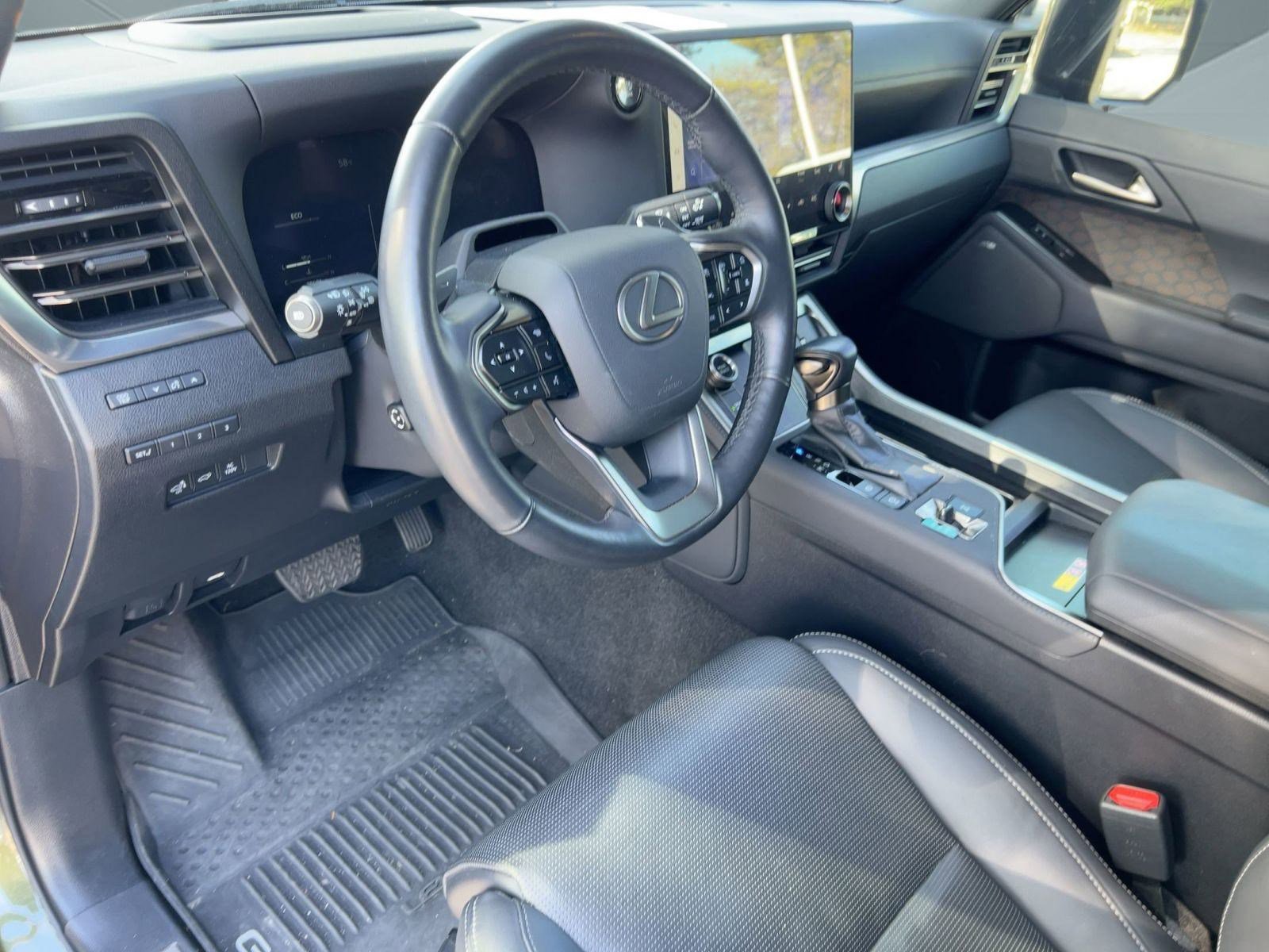 Used 2024 Lexus GX 550 w/ Cold Area Package image 4