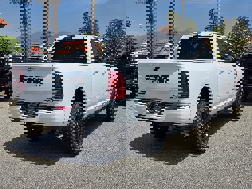 New 2026 RAM 2500 Laramie AWD/4WD image 4