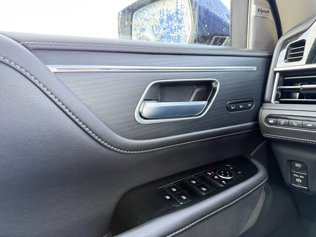 Used 2025 INFINITI QX80 Sensory AWD/4WD image 12