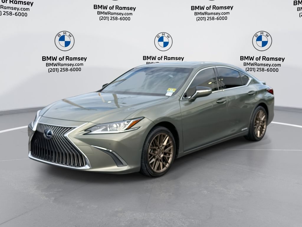 Used 2019 Lexus ES 300h w/ Premium Package