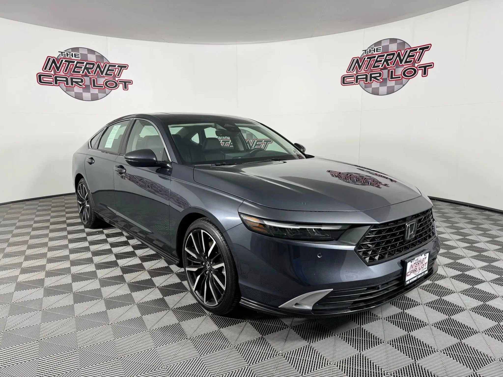 Used 2023 Honda Accord Touring image 9