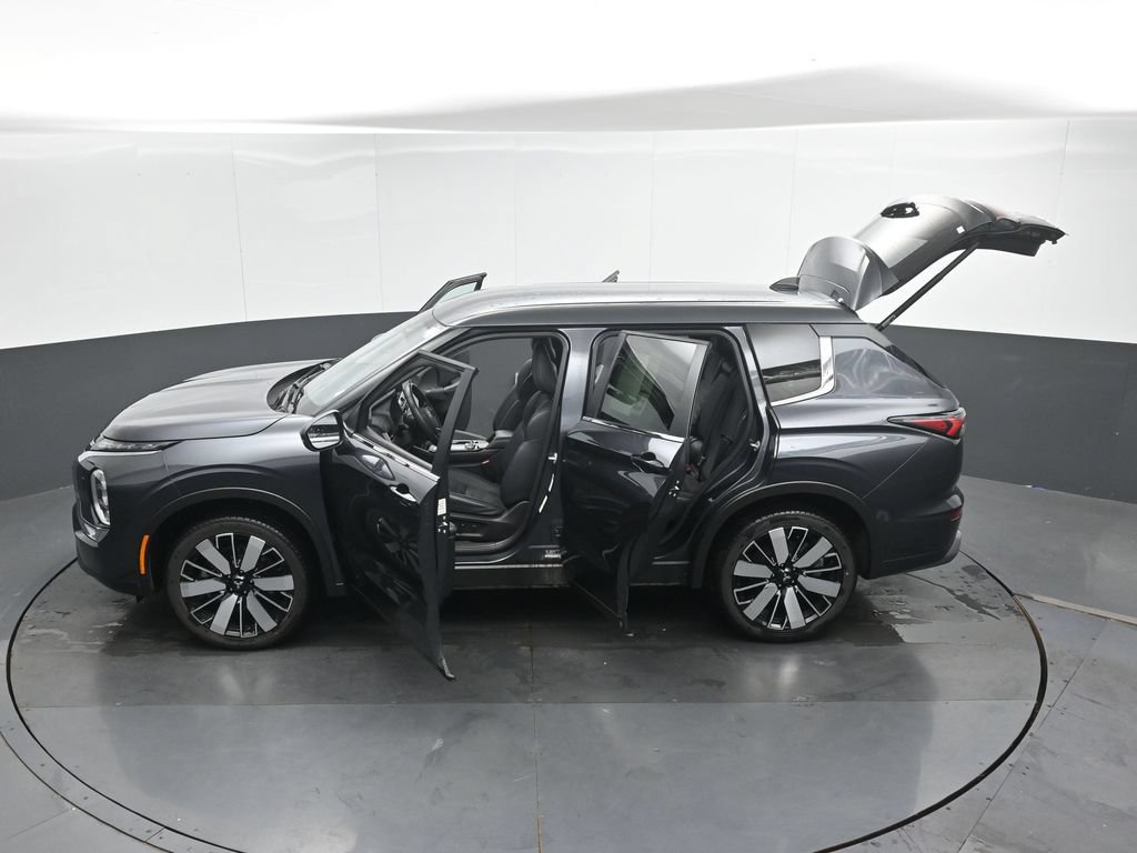 Used 2025 Mitsubishi Outlander AWD image 50