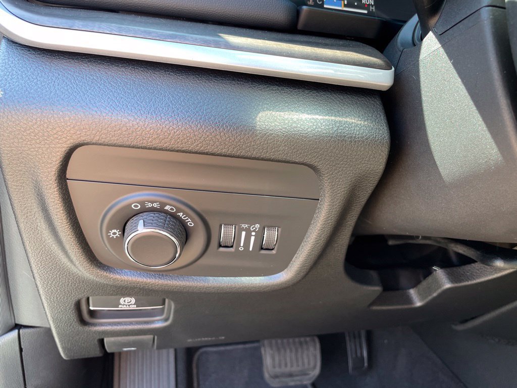 New 2027 Jeep Grand Cherokee Altitude AWD/4WD image 14