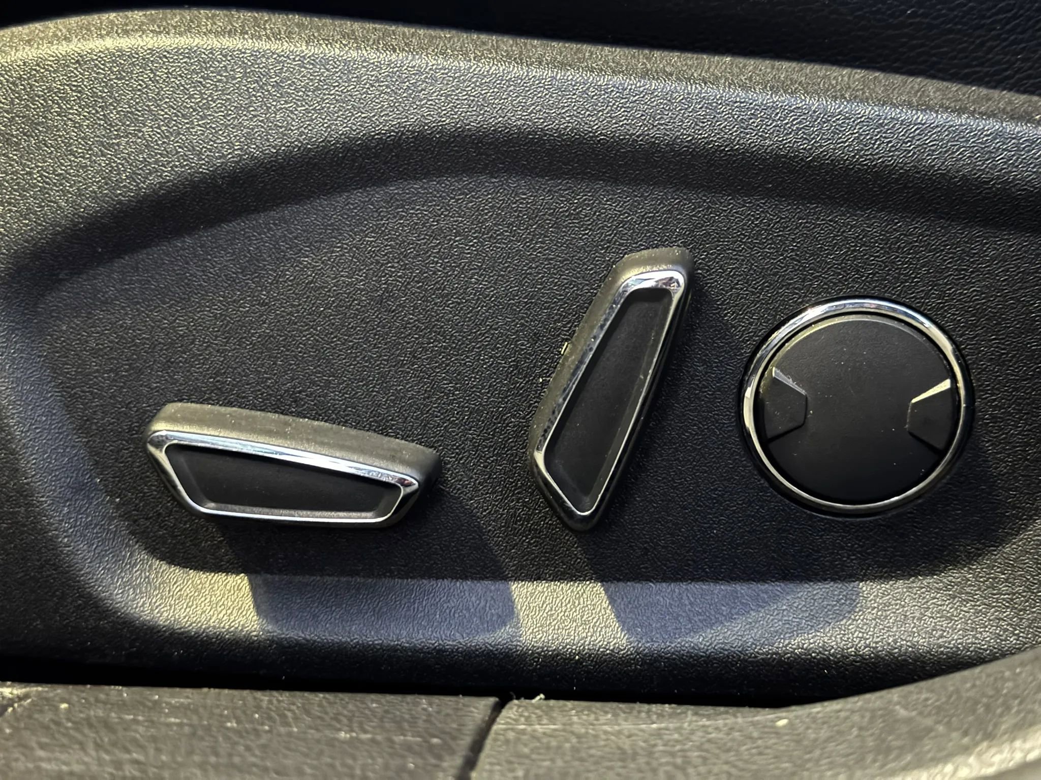 Used 2019 Ford Fusion SEL image 20