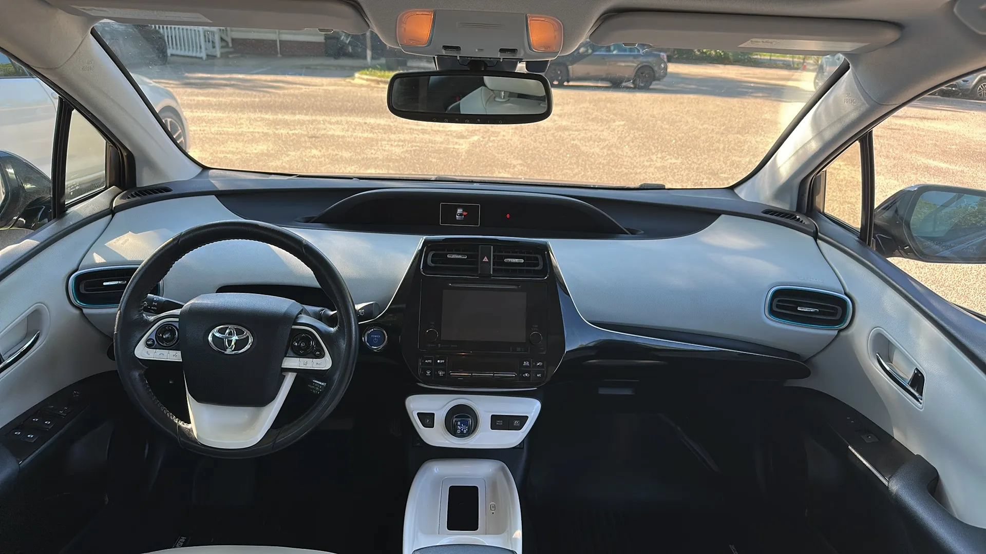 Used 2017 Toyota Prius Four w/ Advanced Technology Package FWD image 25