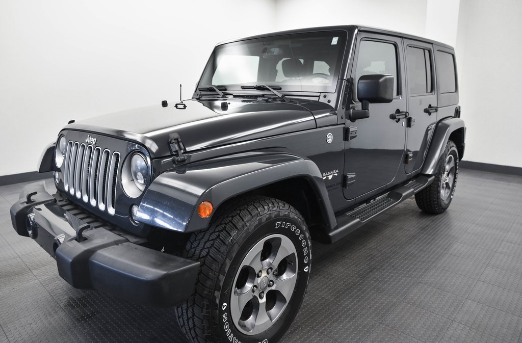Used 2016 Jeep Wrangler Unlimited Sahara w/ Connectivity Group image 3