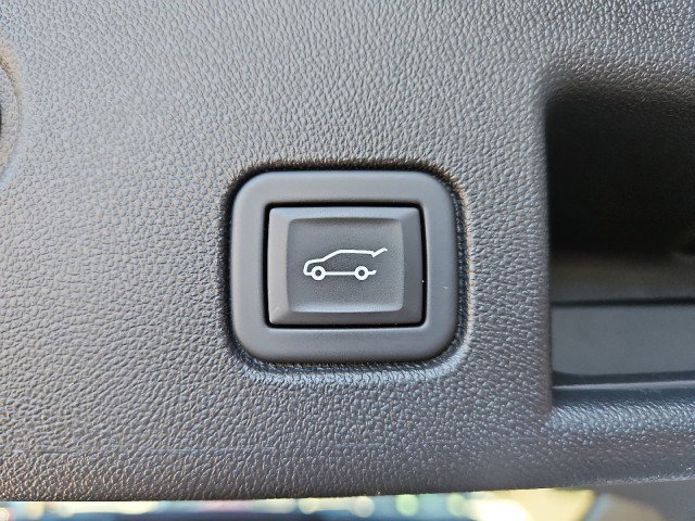 Used 2023 Chevrolet Equinox LT w/ Driver Convenience Package image 29