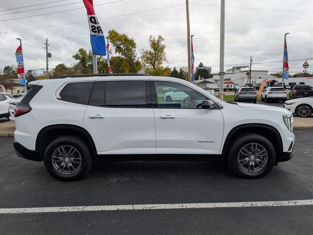 Used 2025 GMC Acadia Elevation image 6