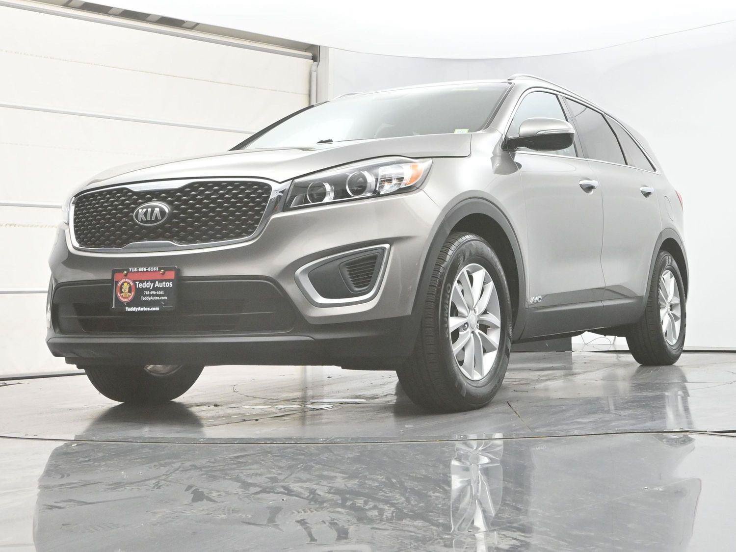 Used 2017 Kia Sorento AWD w/ LX Convenience Package image 29