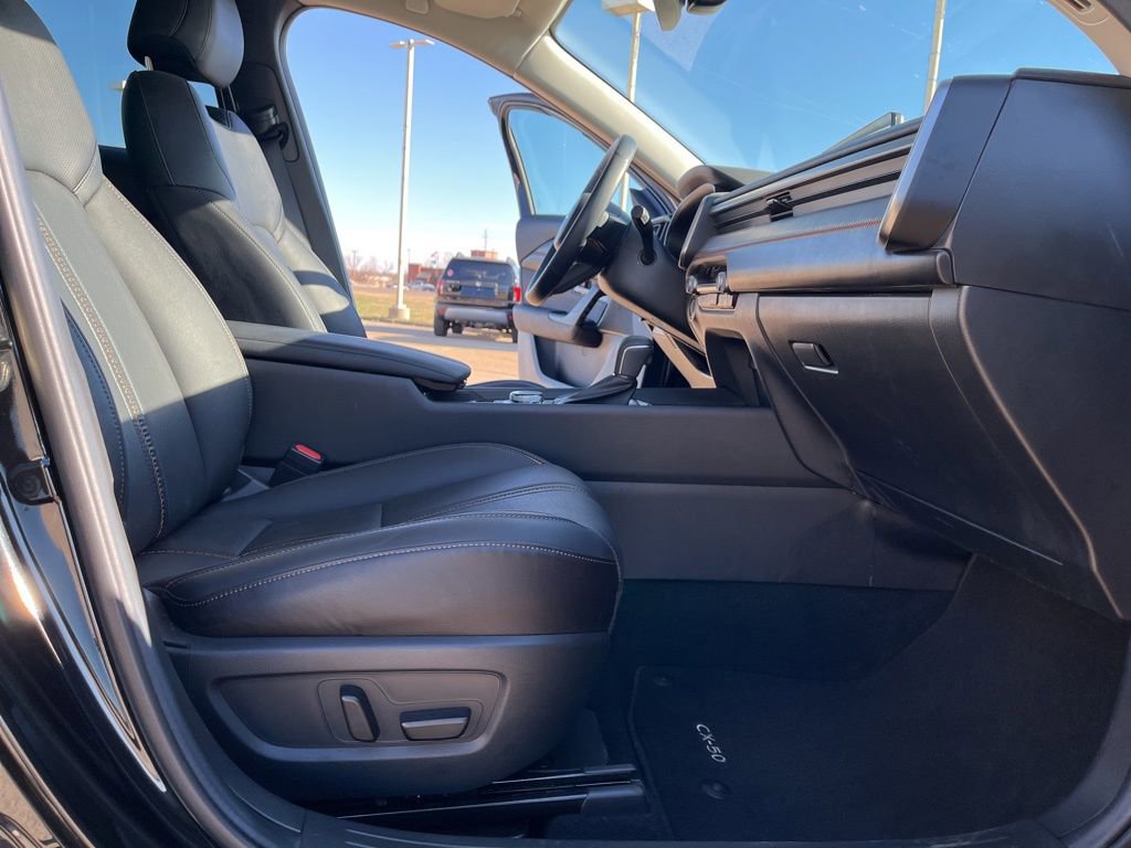 Used 2025 MAZDA CX-50 AWD 2.5 Hybrid w/ Premium Pkg image 12