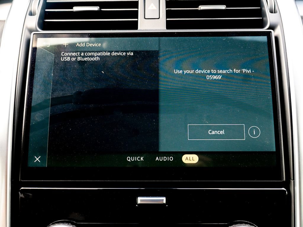 Certified 2025 Land Rover Discovery Dynamic SE AWD/4WD image 31