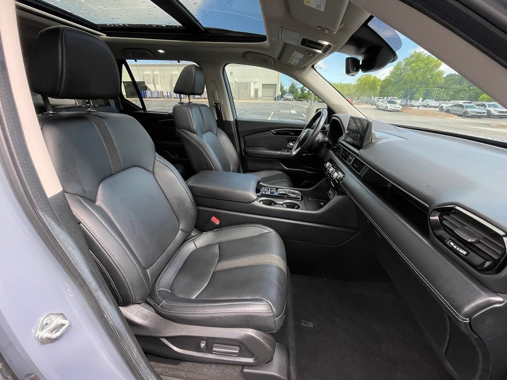 Certified 2025 Honda Pilot Touring image 32