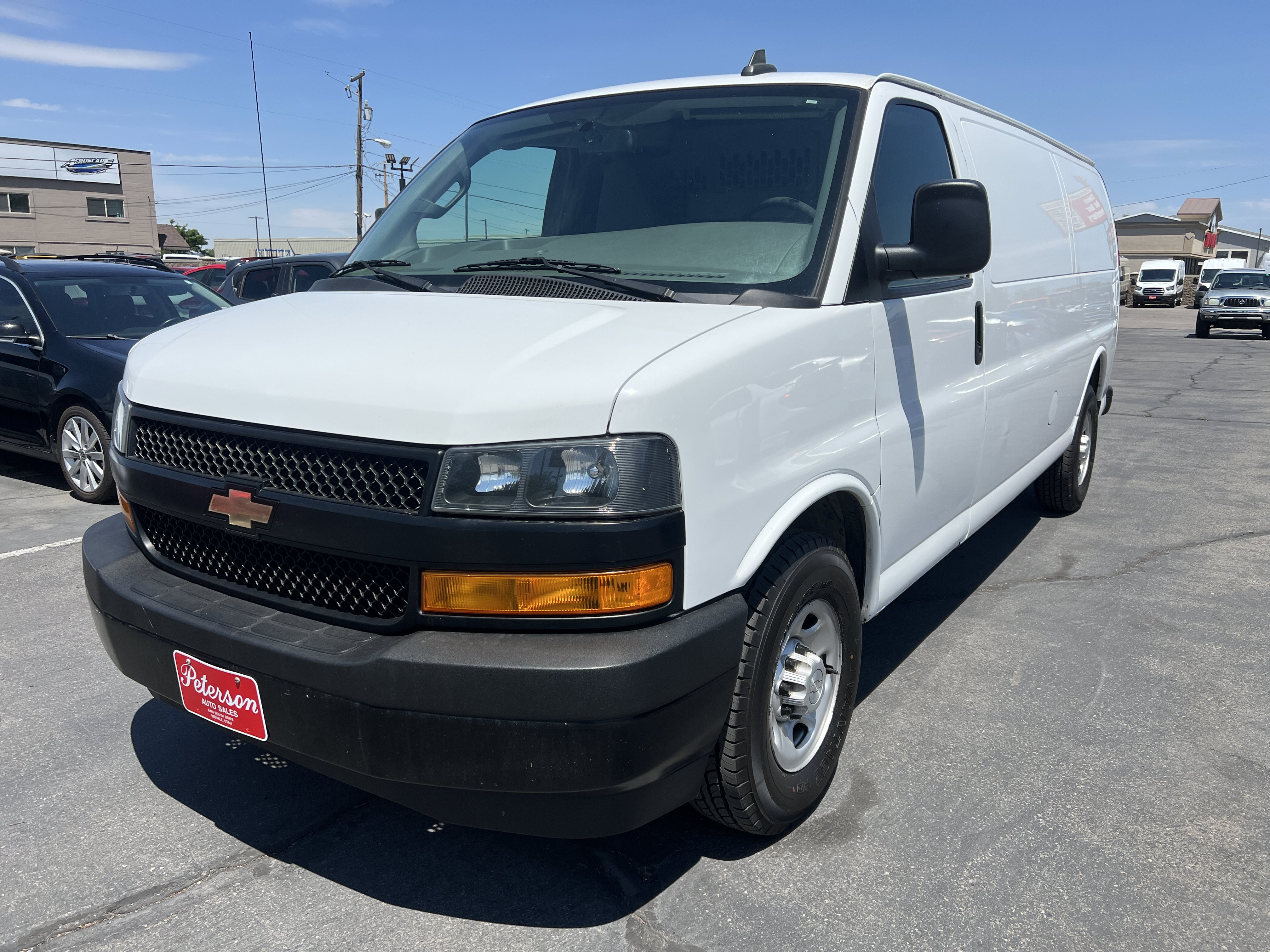 Used 2019 Chevrolet Express 2500 Extended RWD image 2