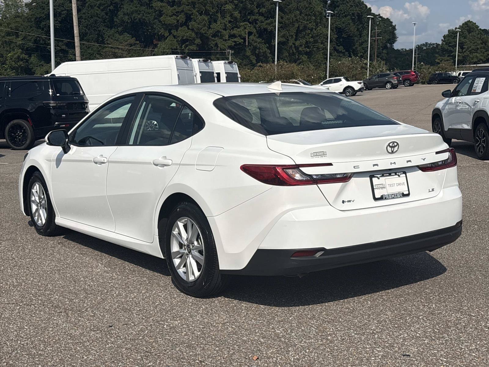 Used 2025 Toyota Camry LE FWD image 7