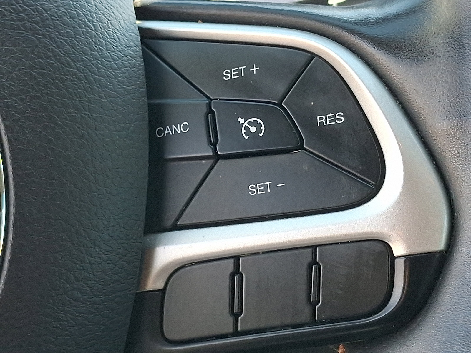 Used 2019 Jeep Compass Latitude w/ Popular Equipment Group AWD/4WD image 22