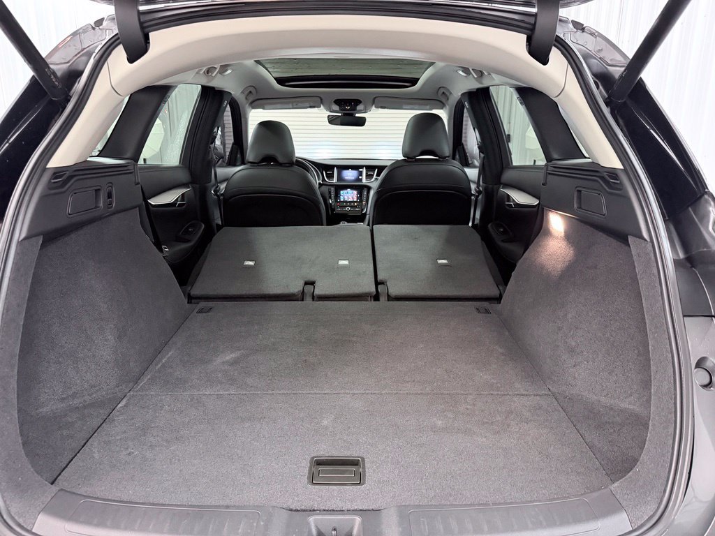 Certified 2023 INFINITI QX50 Luxe FWD image 33