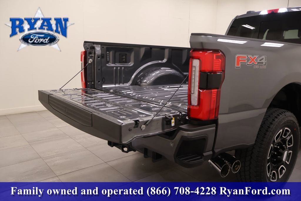 New 2026 Ford F250 Platinum w/ FX4 Off-Road Package image 5
