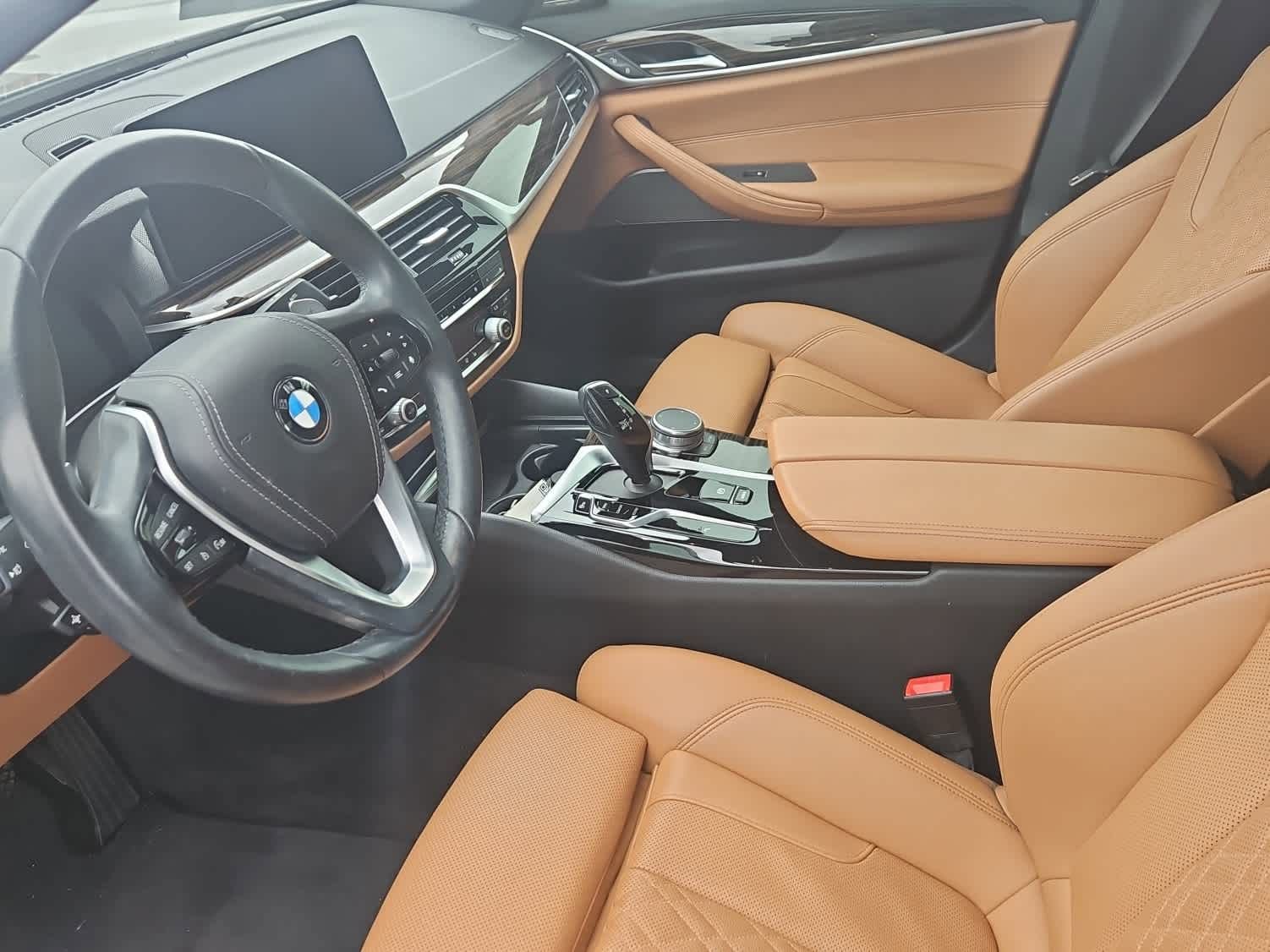 Used 2021 BMW 530i w/ Premium Package RWD image 14