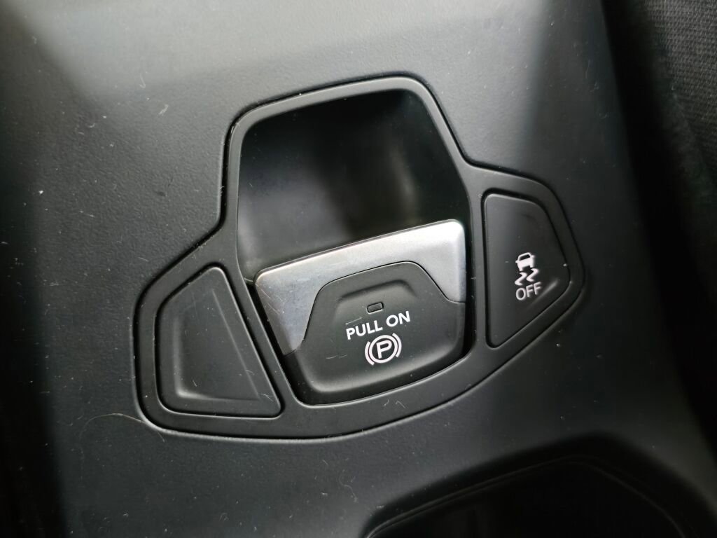 Used 2021 Jeep Renegade Sport image 31