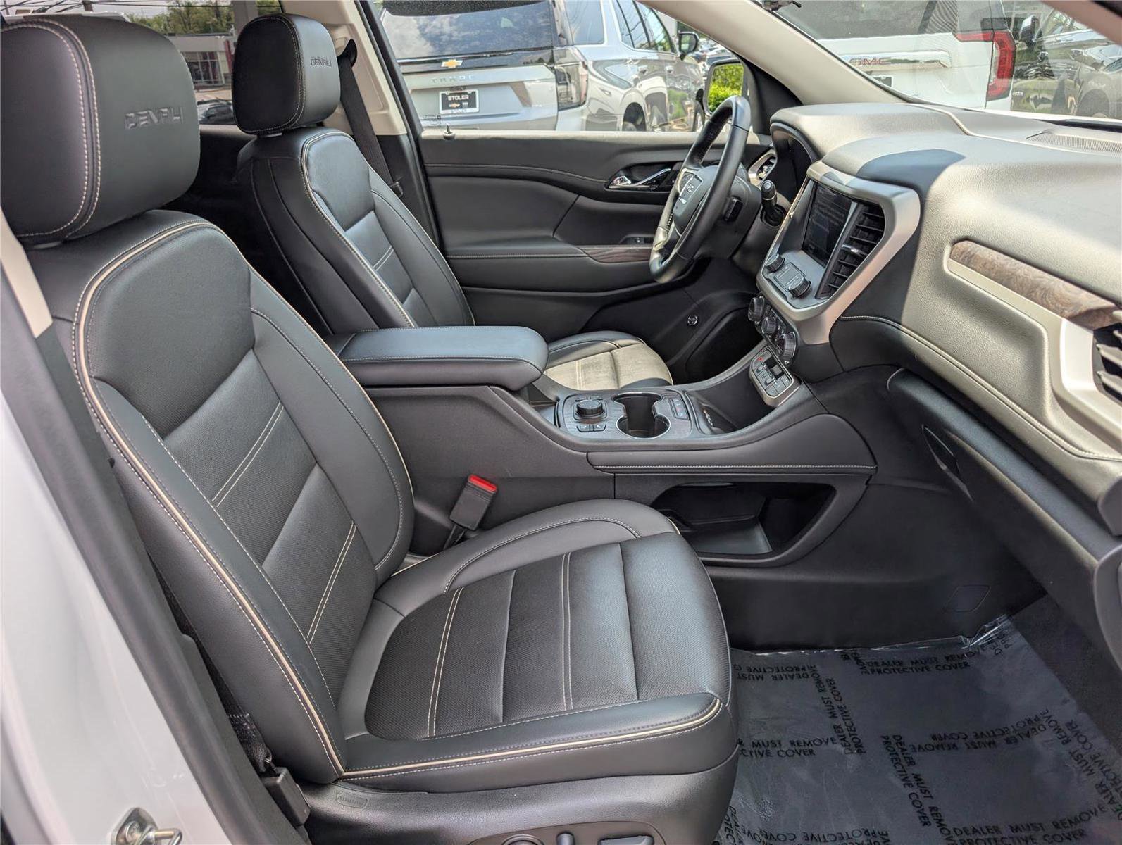 Used 2022 GMC Acadia Denali w/ Denali Ultimate Package AWD/4WD image 11