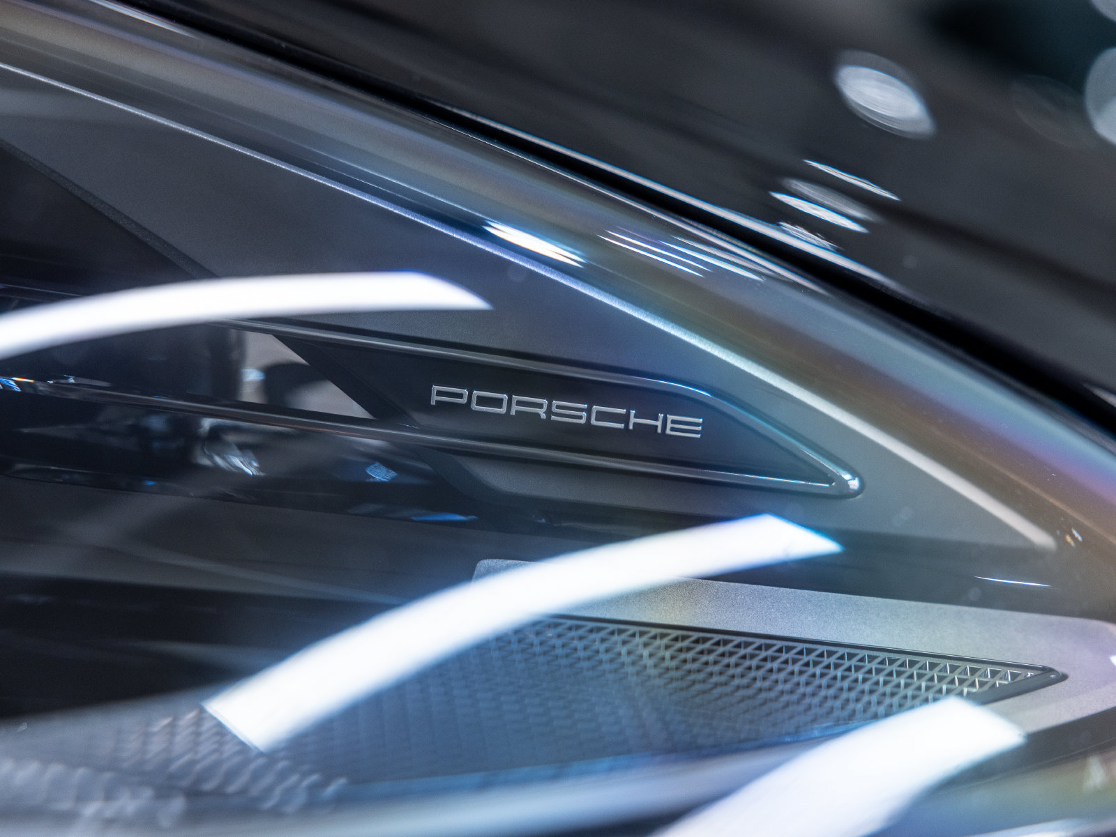 Certified 2024 Porsche Macan GTS AWD/4WD image 16