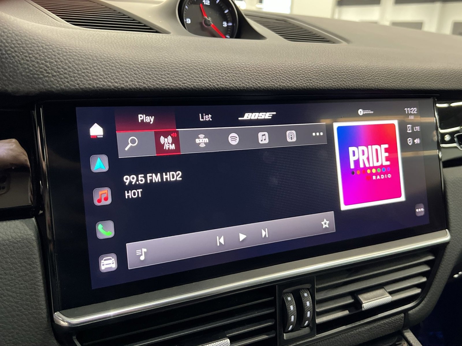 Used 2023 Porsche Cayenne Platinum Edition image 16