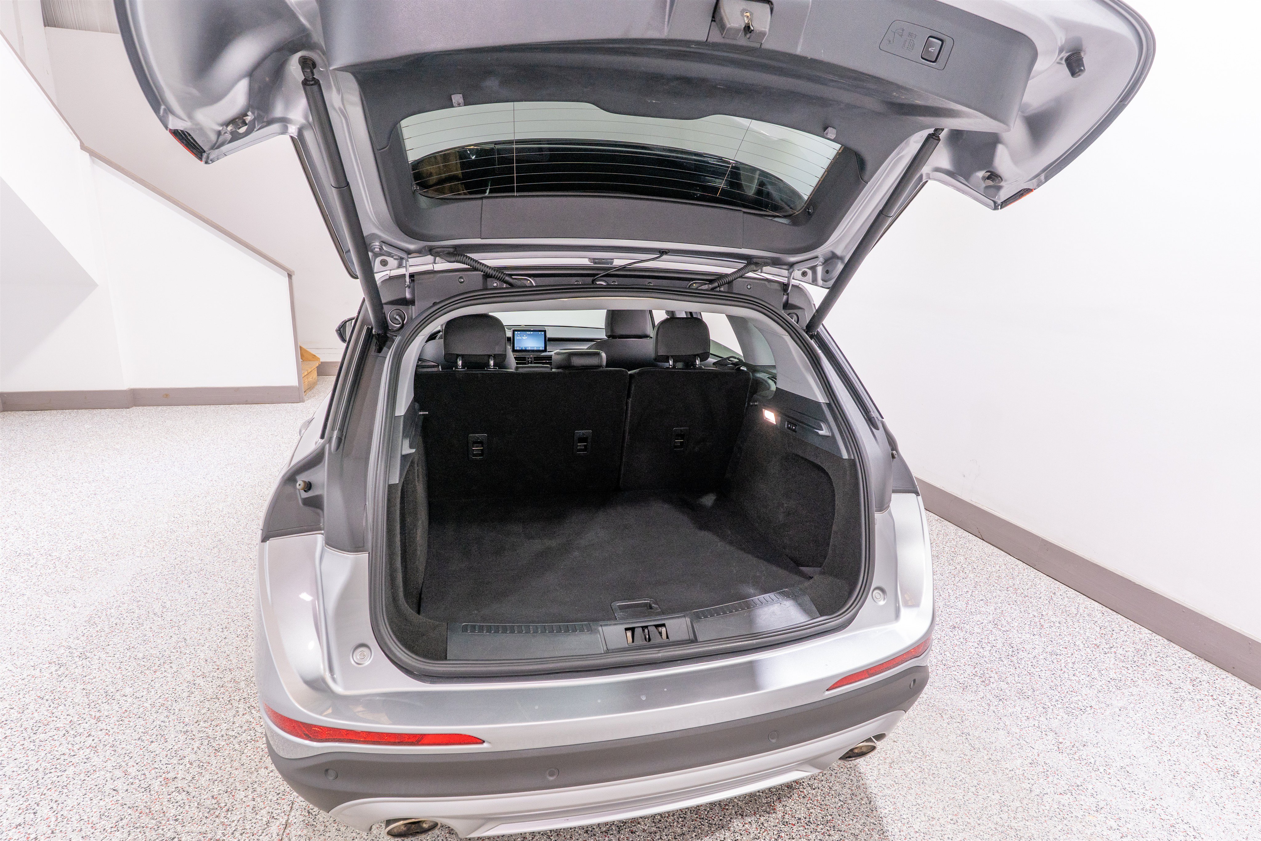 Used 2021 Lincoln Corsair AWD w/ Premium Package image 35