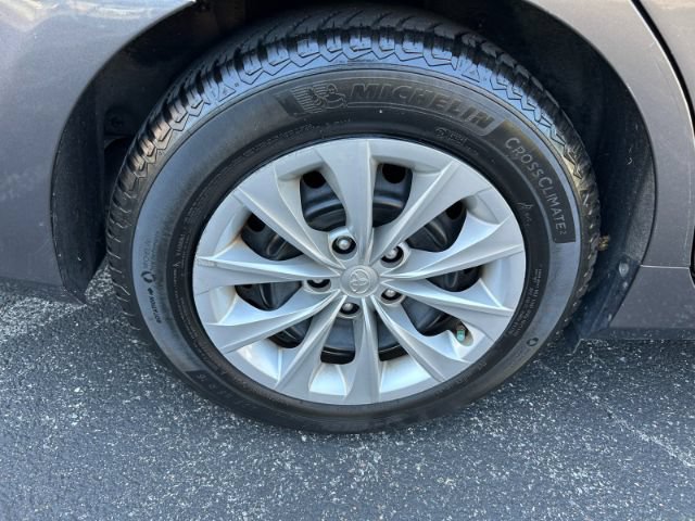Used 2016 Toyota Camry LE FWD image 34