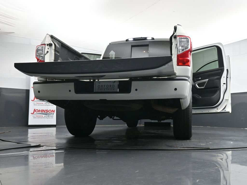 Used 2022 Nissan Titan SV image 41