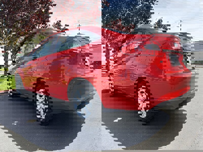 Used 2013 Ford Fiesta SE image 9