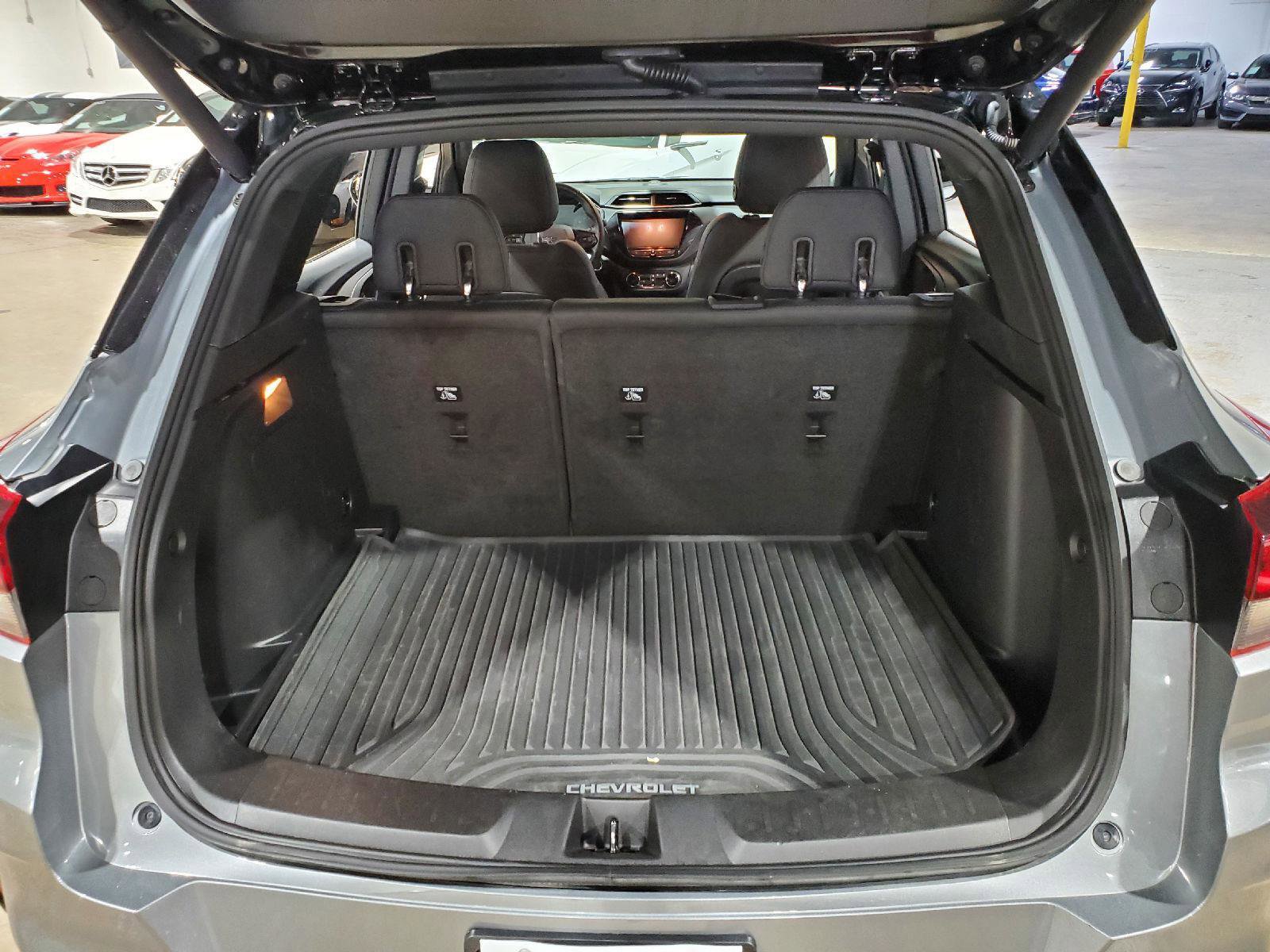 Used 2023 Chevrolet TrailBlazer RS w/ Sun and Liftgate Package image 41