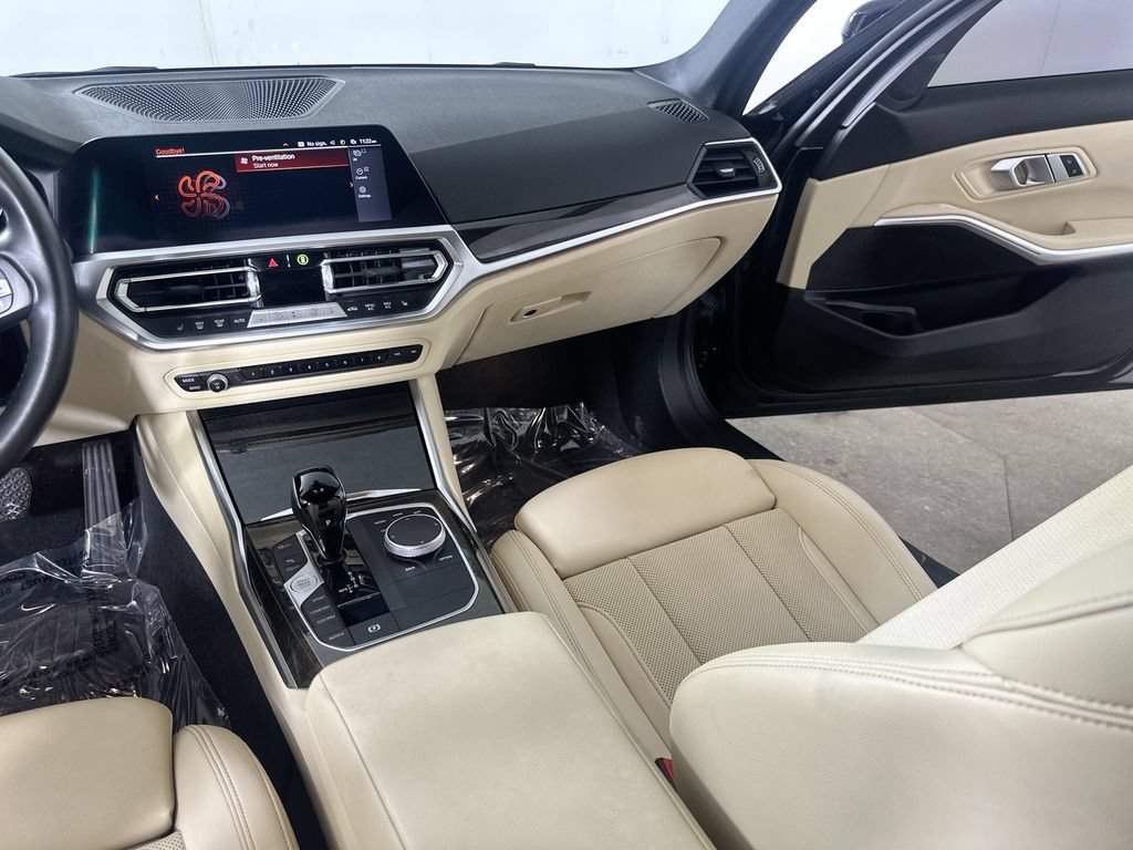 Used 2022 BMW 330i Sedan w/ Premium Package 2 RWD image 21