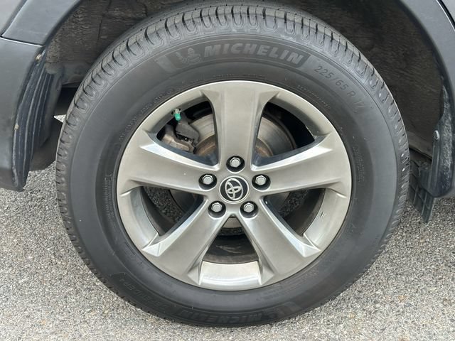 Used 2015 Toyota RAV4 XLE AWD/4WD image 14