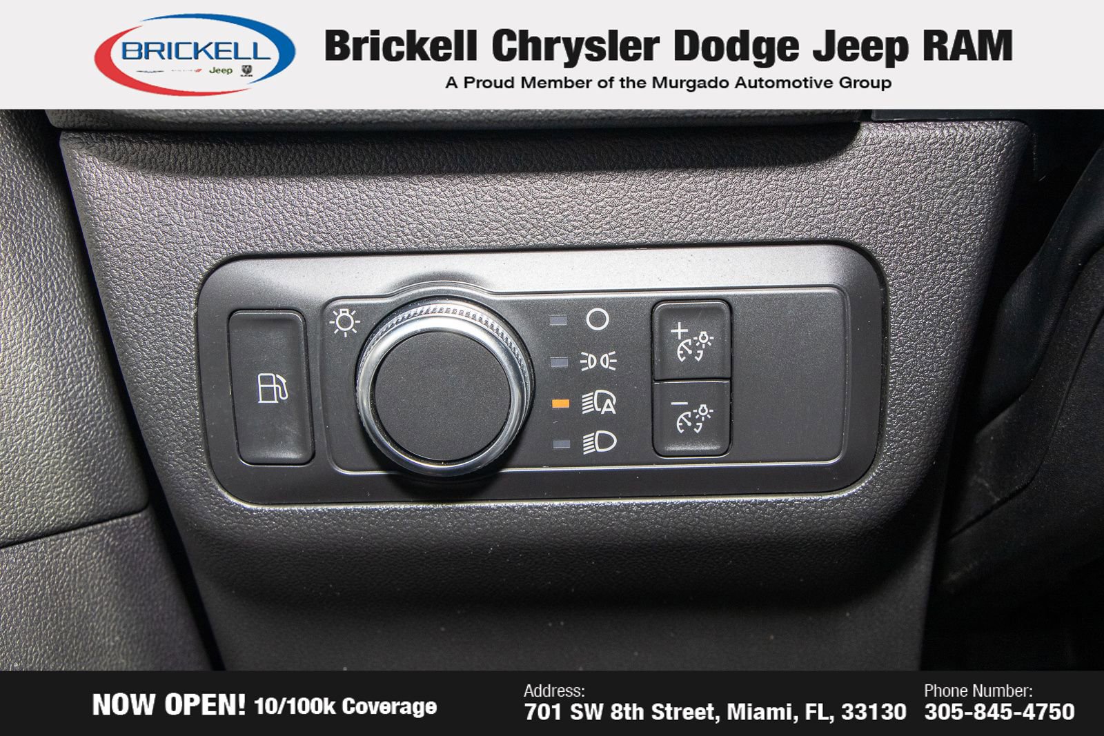 Used 2022 Ford Escape SE w/ SE Sport Appearance Package image 28