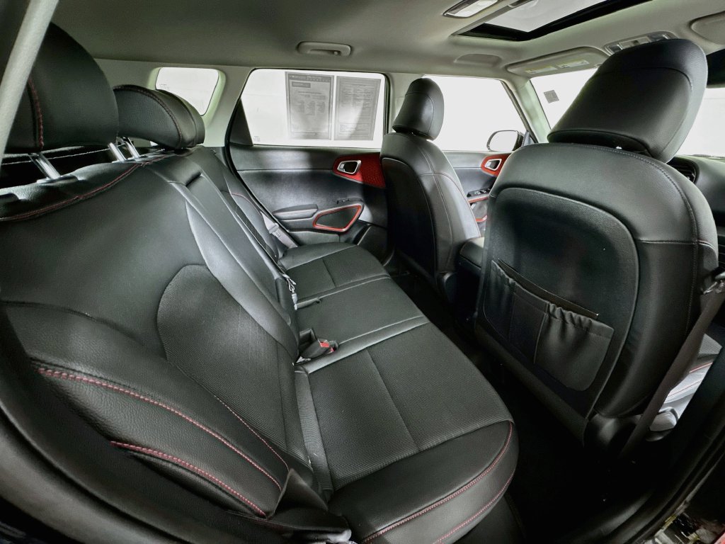 Used 2022 Kia Soul Turbo FWD image 28