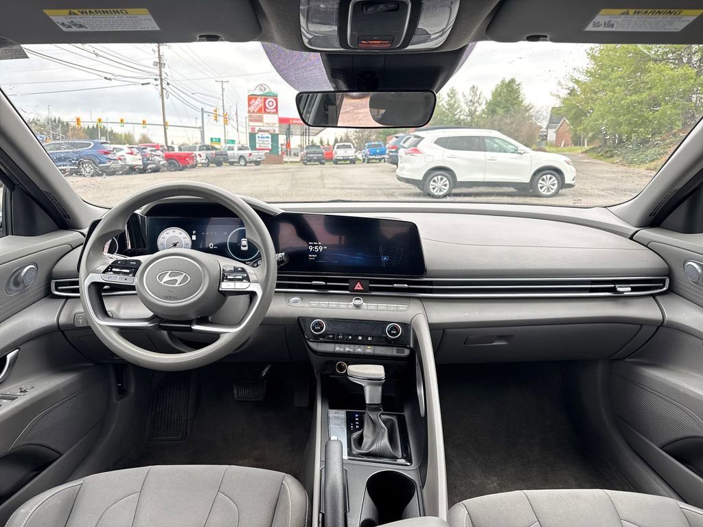 Used 2024 Hyundai Elantra SEL image 13