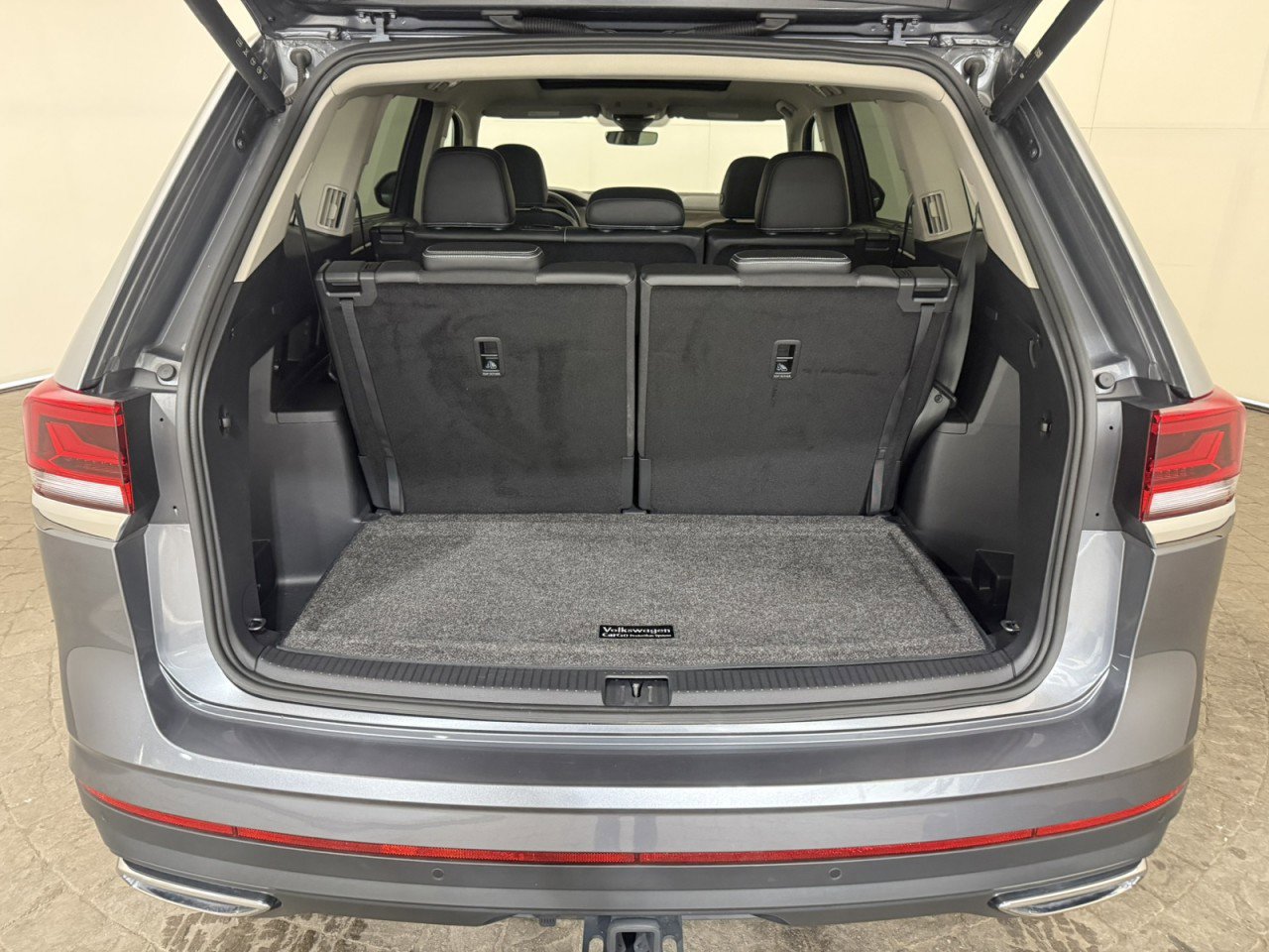 Used 2025 Volkswagen Atlas SEL image 7