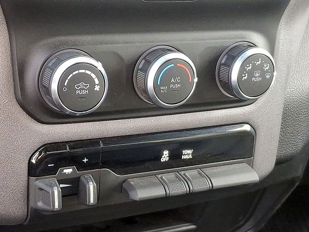 Used 2022 RAM 2500 Tradesman w/ Chrome Appearance Group AWD/4WD image 15