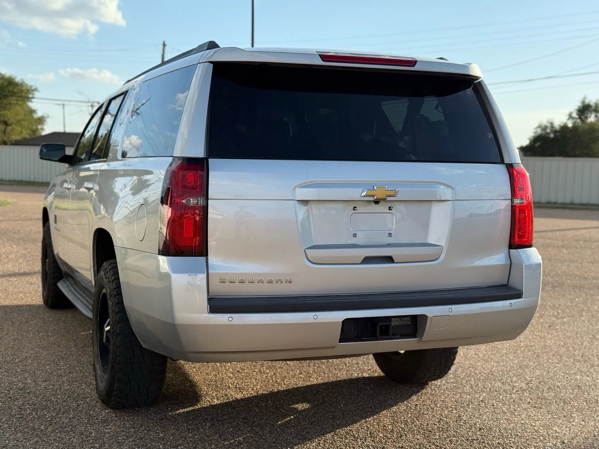 Used 2019 Chevrolet Suburban LT image 6