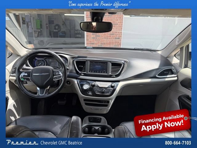 Used 2020 Chrysler Pacifica Touring-L FWD image 29