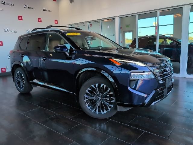 Used 2025 Nissan Rogue Platinum w/ Platinum Premium Package image 2