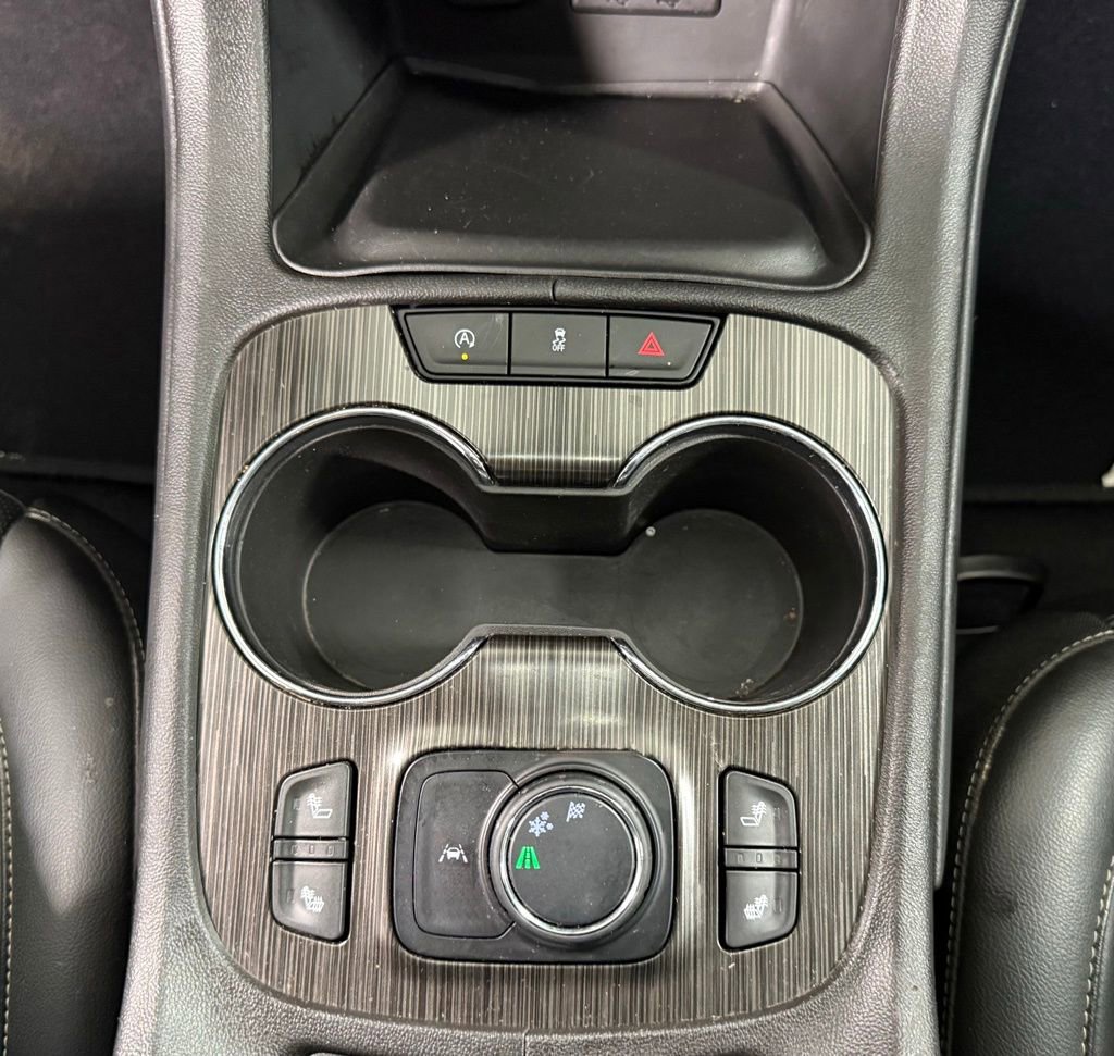 Used 2023 GMC Acadia SLT image 16