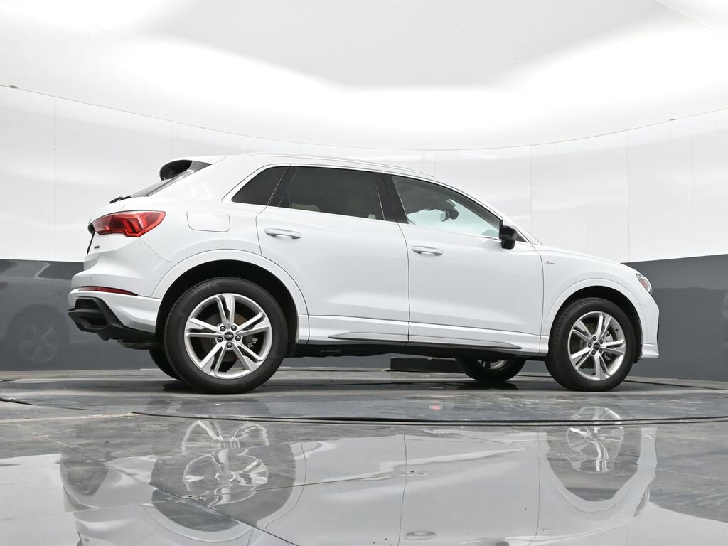 Used 2024 Audi Q3 2.0T Premium Plus w/ Premium Plus Package image 33