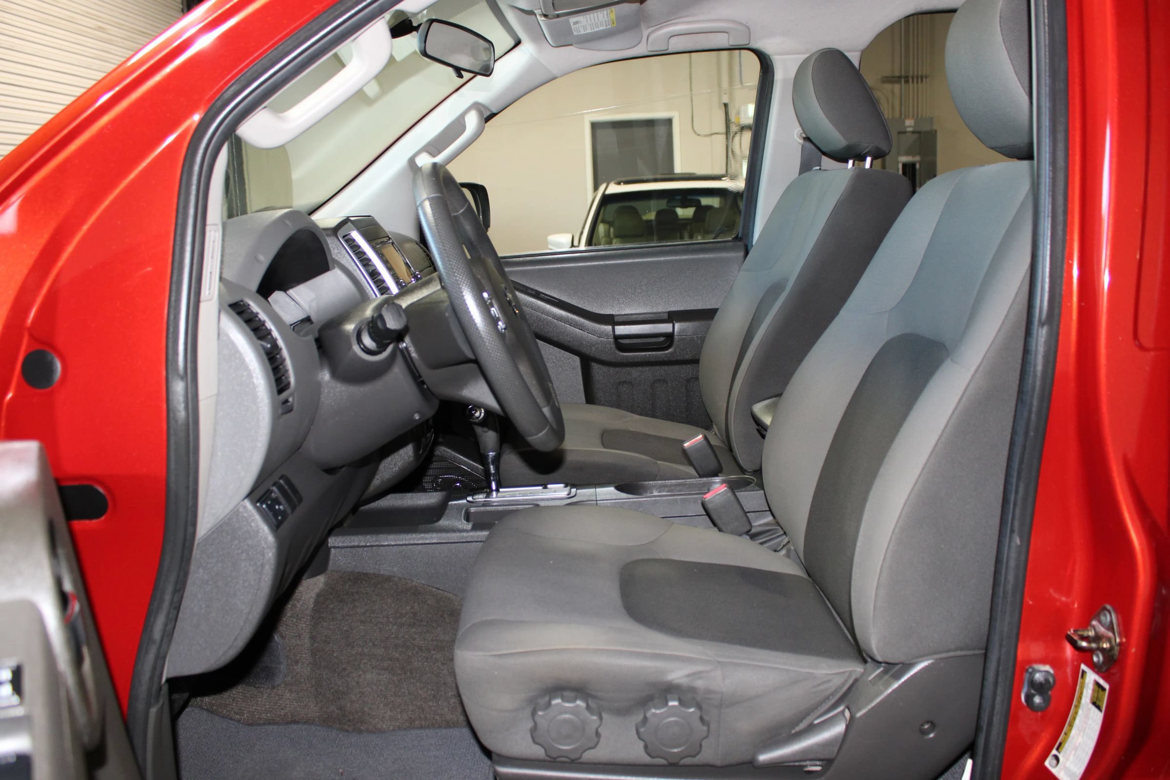 Used 2015 Nissan Xterra S w/ Value Package RWD image 8